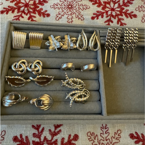 Sarah Coventry Jewelry - Sarah Coventry & etc. Bundle  of 9 pairs vintage clip on earrings.